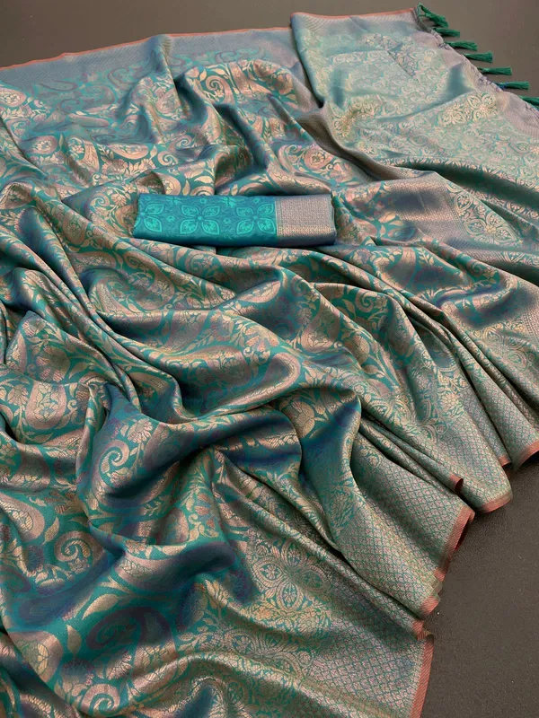 Rama_Green_Timeless_Kanchipuram_Sarees_A_Heritage_of_Elegance_With_Blouse_Piece_Attached